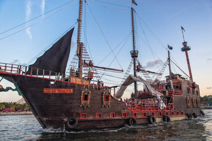 barco pirata tour cancun