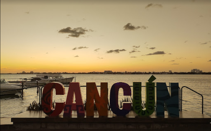 marina punta este letras cancun